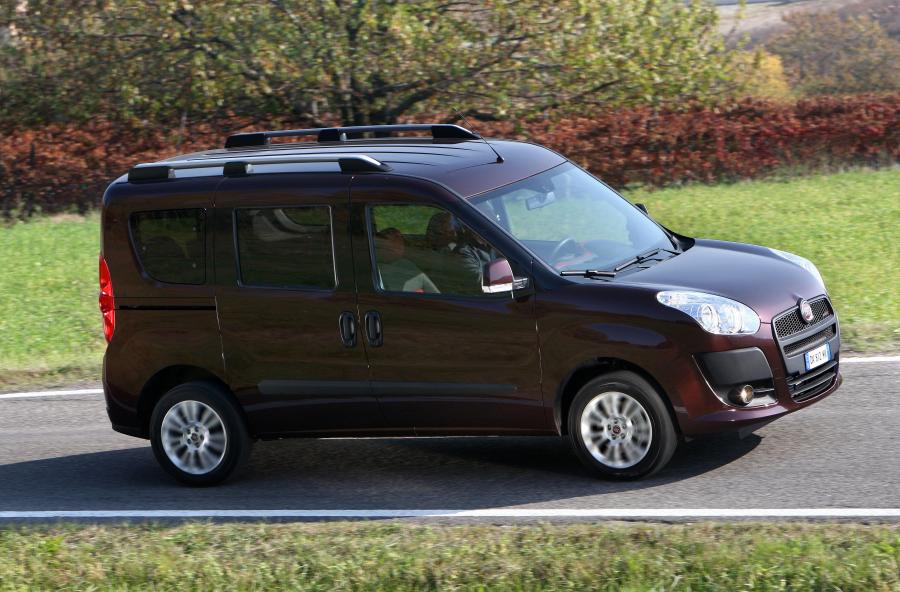  Fiat Doblo (263) 2010 года  (фото 2 из 40)